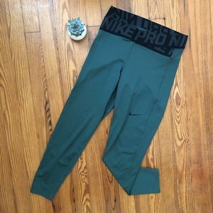 Nike // pro dri-fit leggings 3/4-length with crossover waistband